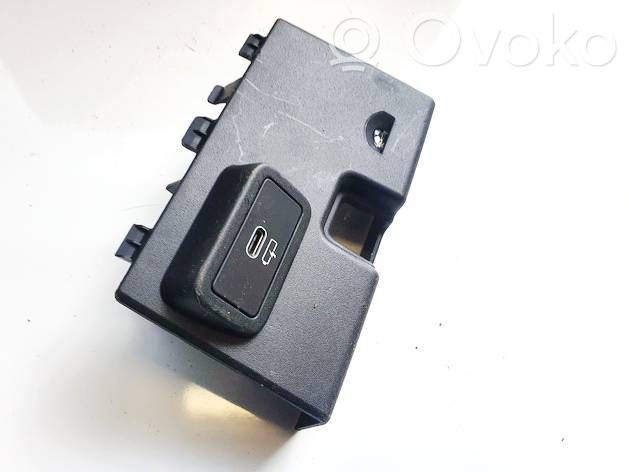 BMW 3 G20 G21 Enchufe conector USB 