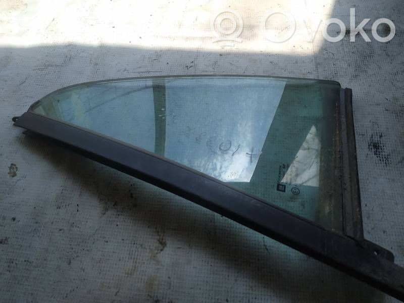 Ventanilla de ventilación de la puerta trasera   AS2,AS2