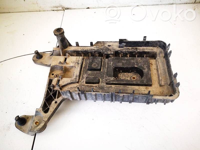 Skoda Yeti (5L) Bridă fixare baterie 