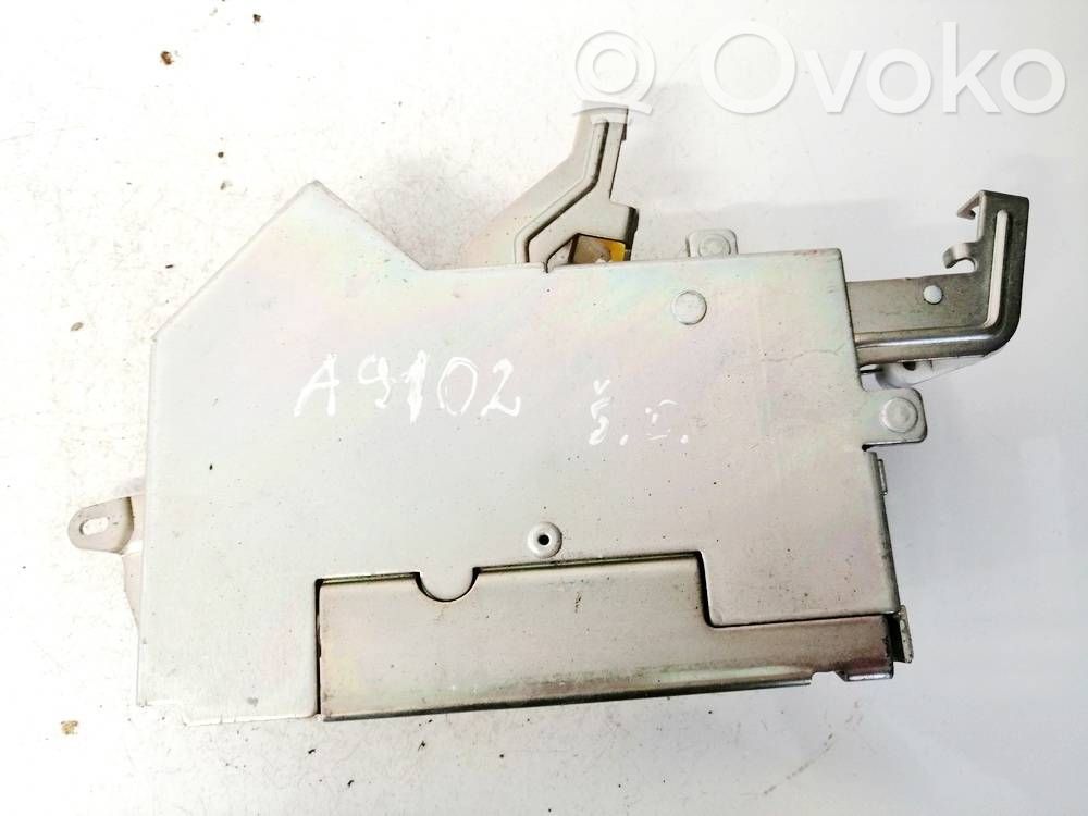 Cerradura de puerta trasera