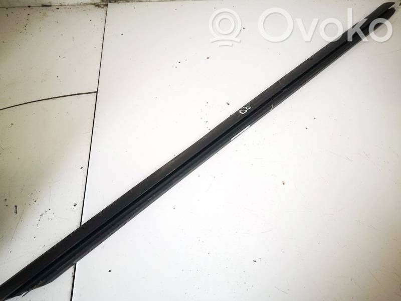 Mercedes-Benz R W251 Rivestimento modanatura del vetro della portiera anteriore 