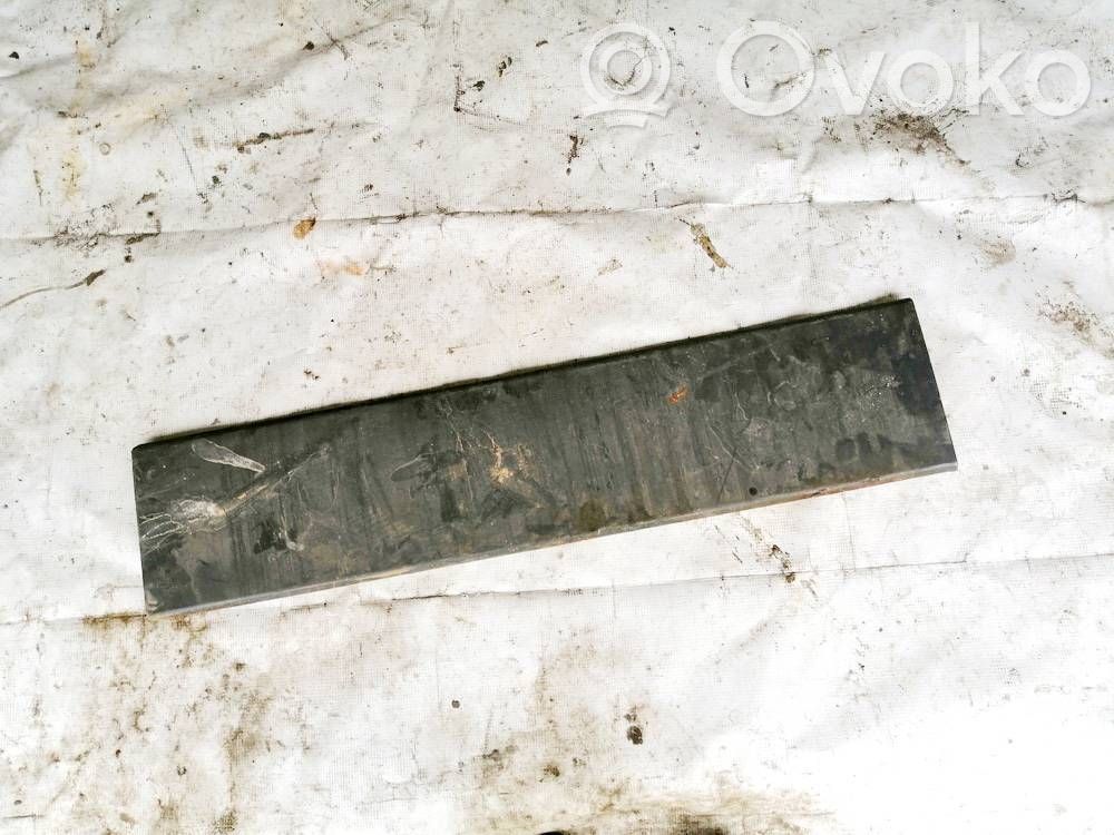 Mască ușă spate (turnată)   1305774070,1305774070