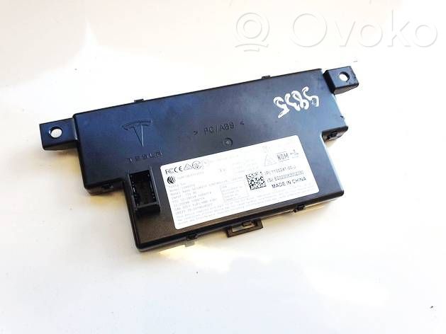 Tesla Model Y Unitate/modul comandă uși 