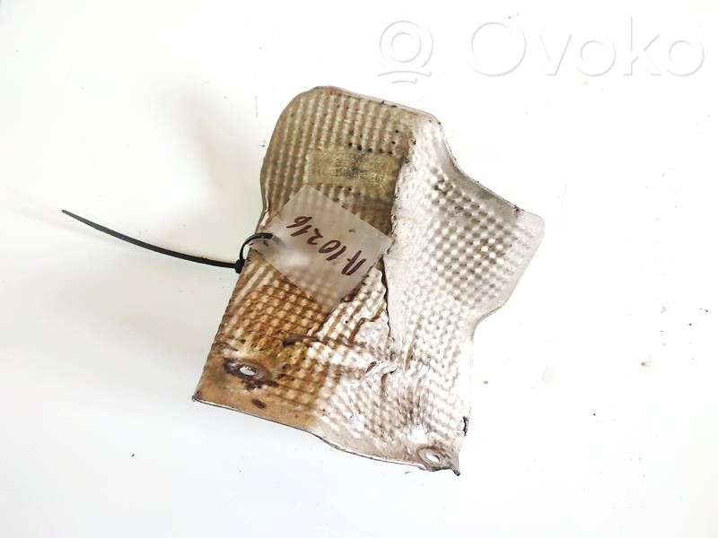 Volkswagen PASSAT B5 Exhaust heat shield 