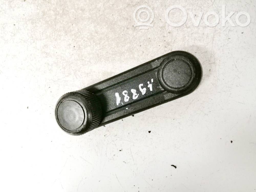 Mercedes-Benz A W169 Korbka szyby drzwi przednich 