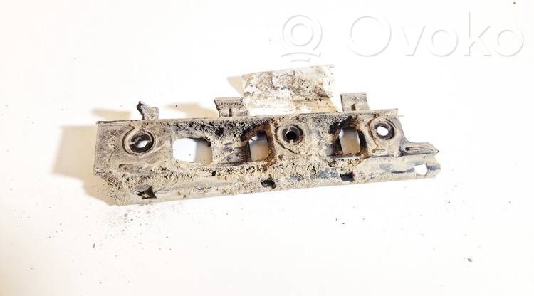 Volkswagen PASSAT B6 Staffa di rinforzo montaggio del paraurti anteriore 