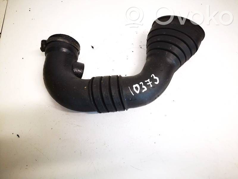 Volkswagen PASSAT B5 Furtun/conductă intercooler 