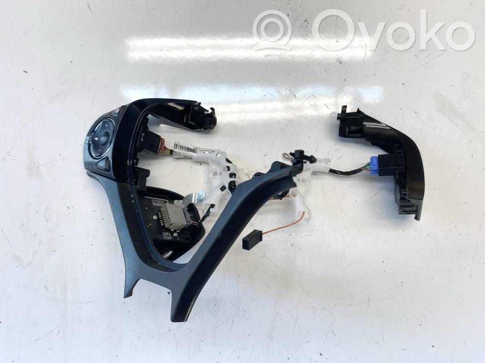 Honda Civic IX Butoane/comutatoare pe volan 