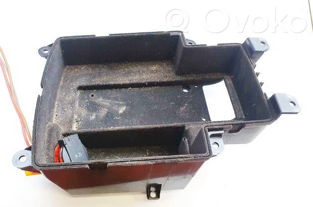 Inne części wnętrza samochodu   8J0864981F,3D0919341H,3D0919341H,8J0864981F