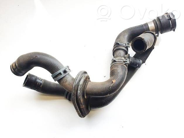 Audi A5 8T 8F Tuyau de liquide de refroidissement moteur 