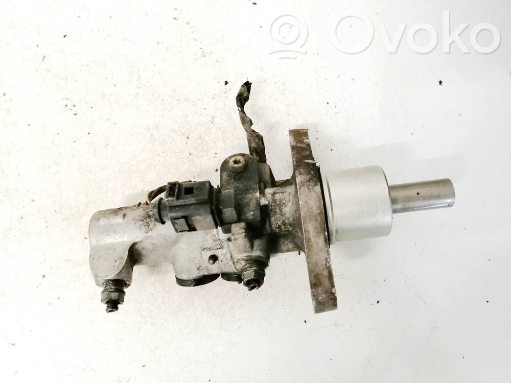 Volkswagen Golf V Pompă centrală de frână