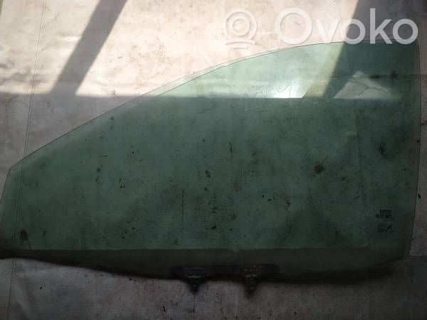 Nissan Almera Tino Vitre de fenêtre porte avant (4 portes)