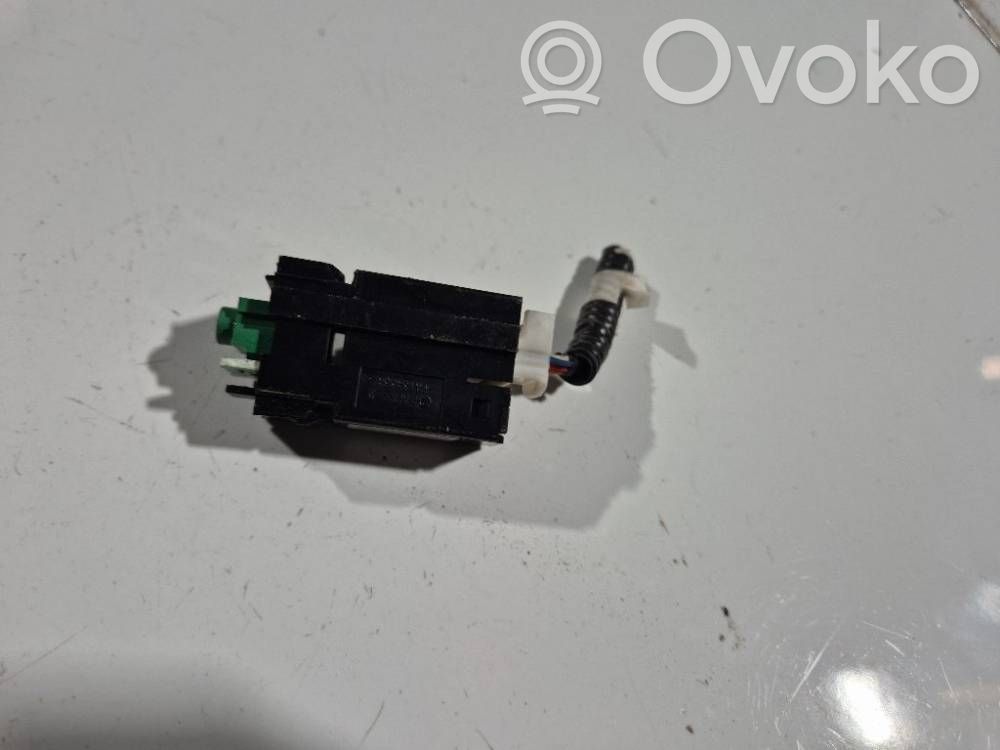Toyota Avensis T270 Priză USB