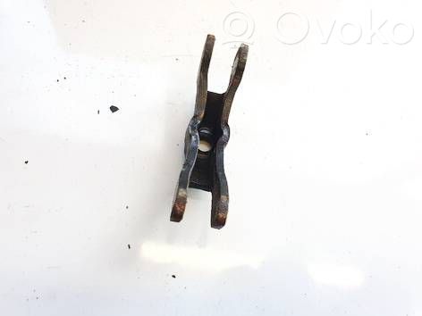 Abrazadera del inyector de combustible   B148,B148