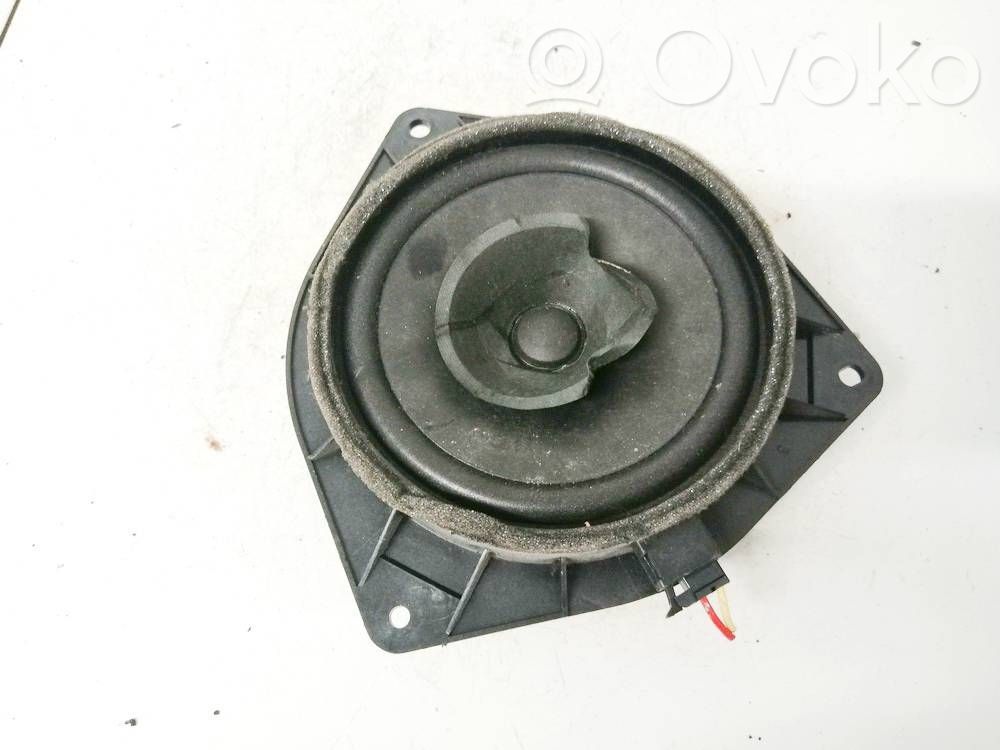 Toyota Avensis T250 Haut-parleur de porte avant