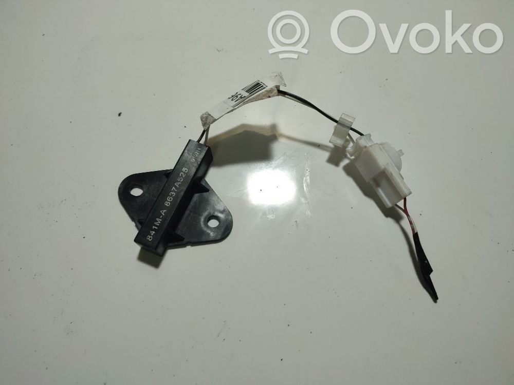 Mitsubishi ASX GPS-pystyantenni 