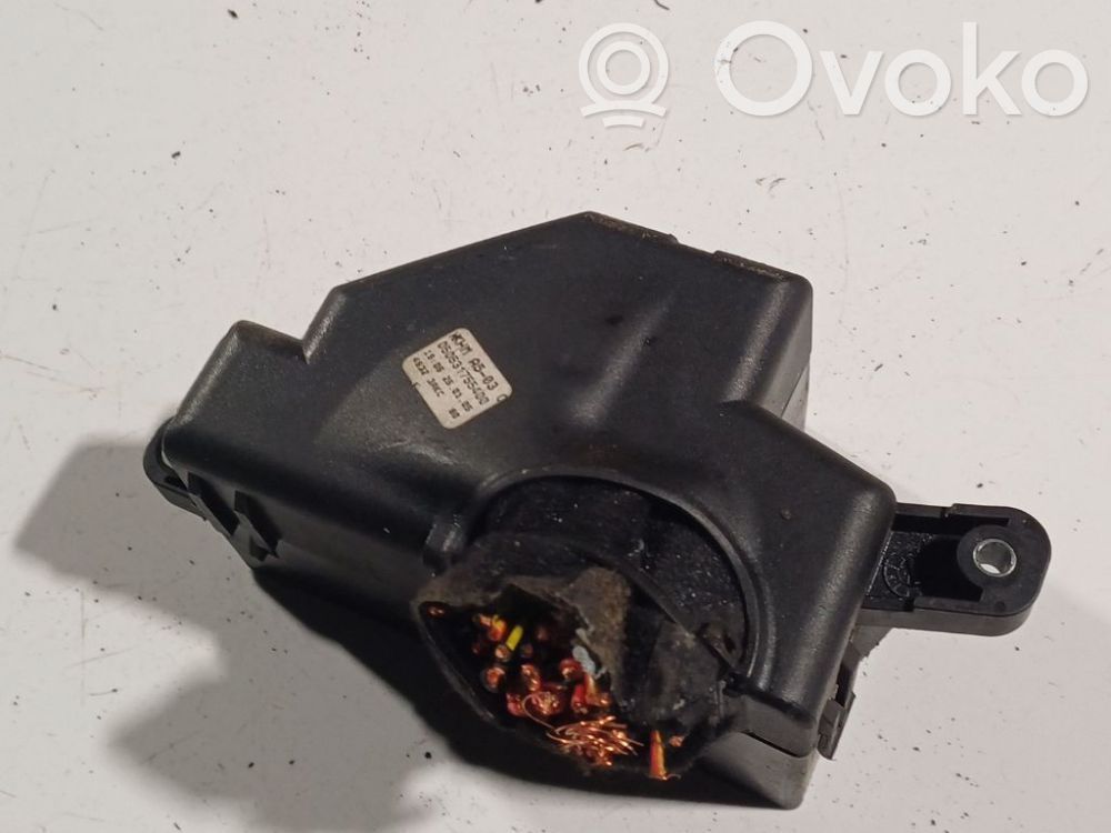 Volkswagen Golf V Boîte à fusibles 