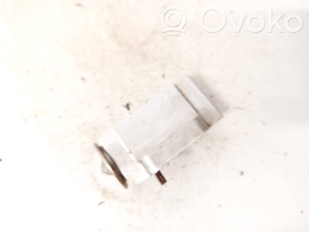 Volkswagen Golf IV Valvola ad espansione dell’aria condizionata (A/C)