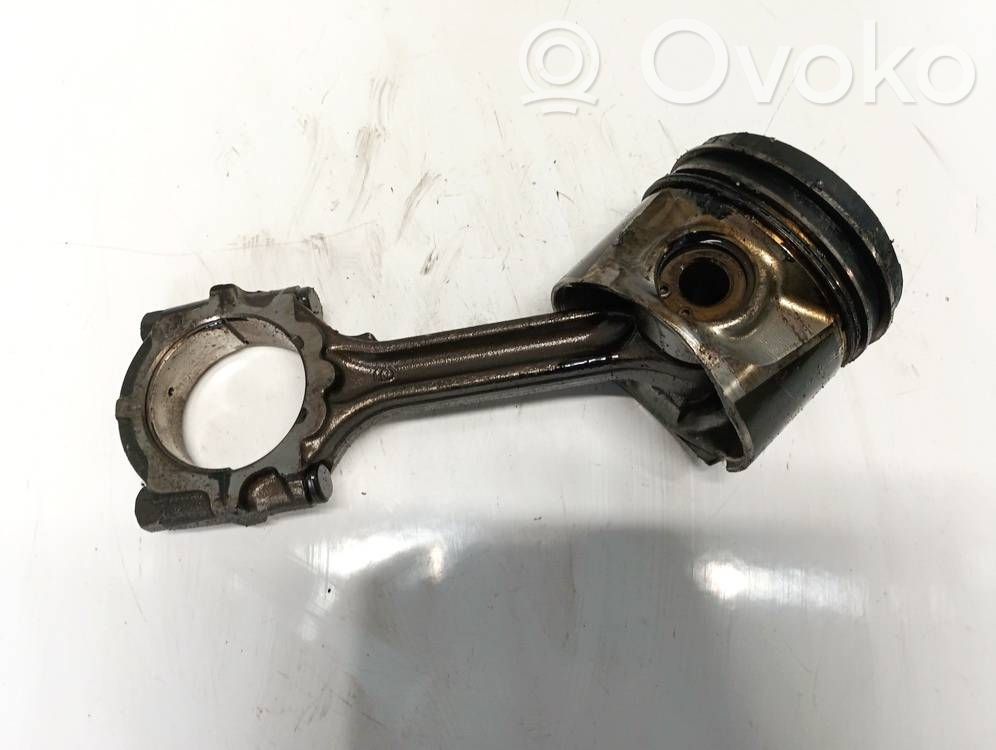 Nissan Almera Tino Piston avec bielle