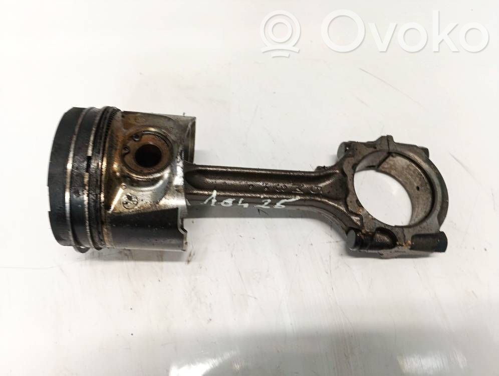 Nissan Almera Tino Piston avec bielle