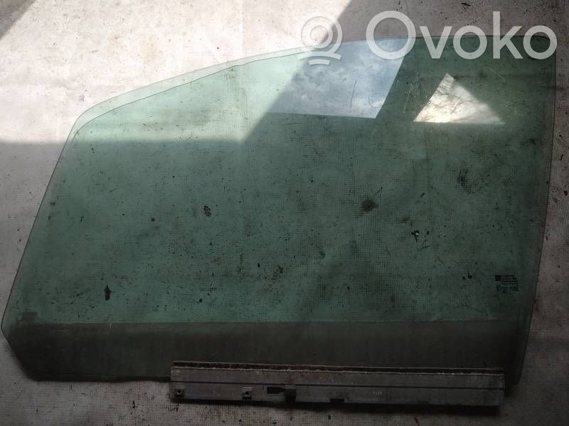 Opel Zafira B Vitre de fenêtre porte avant (4 portes) 
