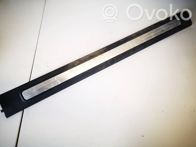 Mercedes-Benz B W245 Garniture marche-pieds avant