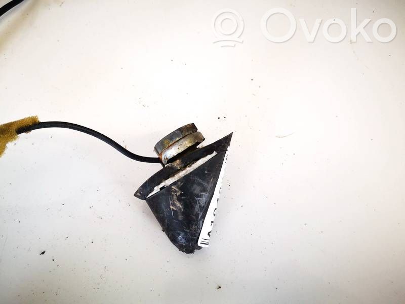 Volkswagen Golf V GPS-pystyantenni 