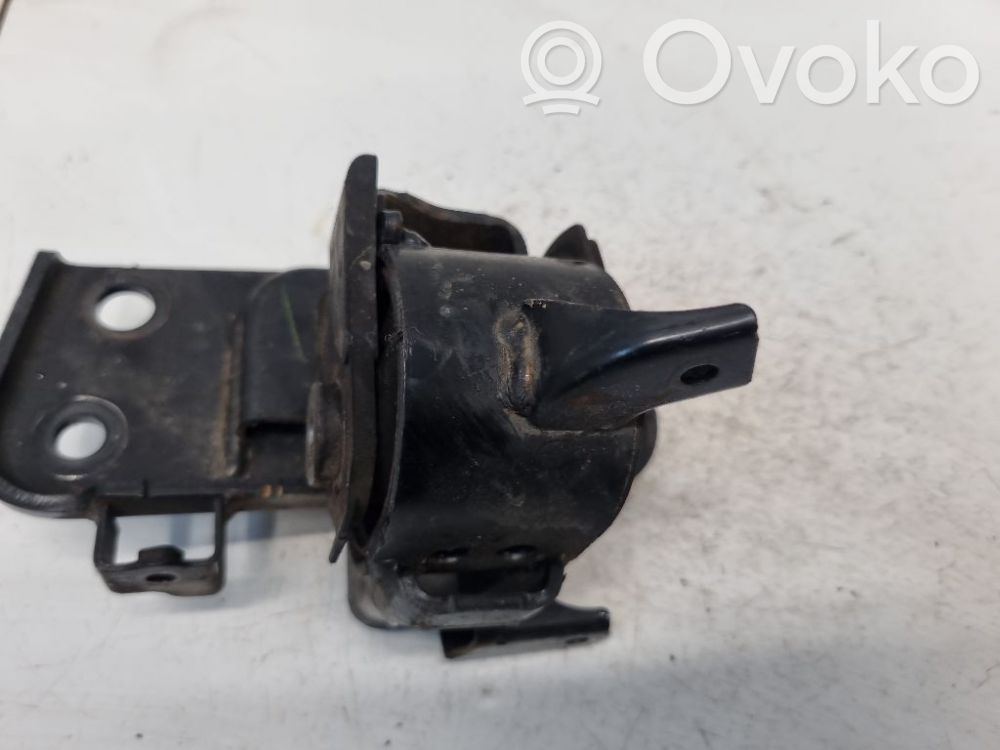 Engine mount bracket