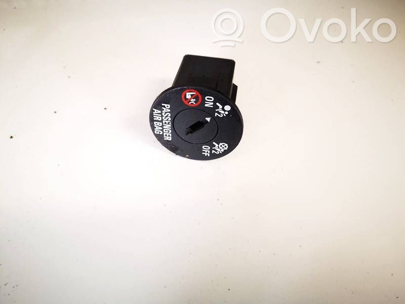 Opel Insignia A Wyłącznik poduszki powietrznej Airbag pasażera