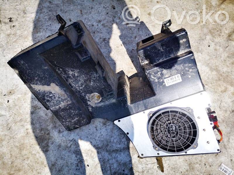 Audi A4 S4 B5 8D Enceinte subwoofer 