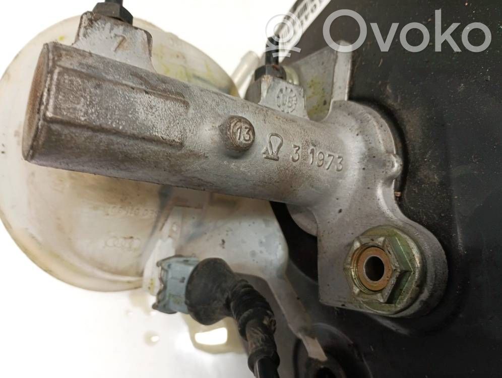 Audi A4 S4 B5 8D Pääjarrusylinteri 