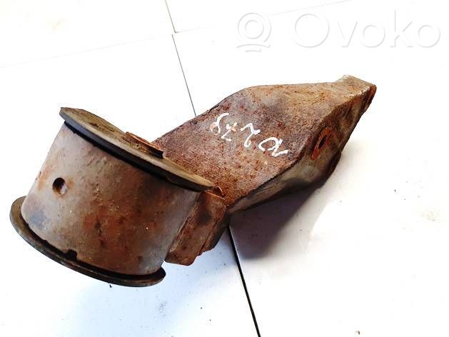 Suzuki Swift I Engine mount bracket 