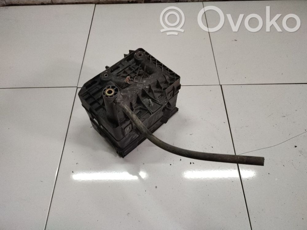 Volkswagen Polo Podstawa / Obudowa akumulatora 