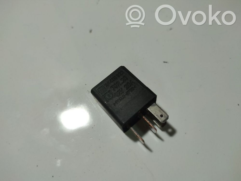 Otros relés   24435922,12V20A,24435922,70220,70220