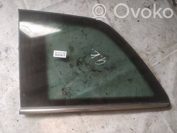Opel Zafira B Finestrino laterale posteriore