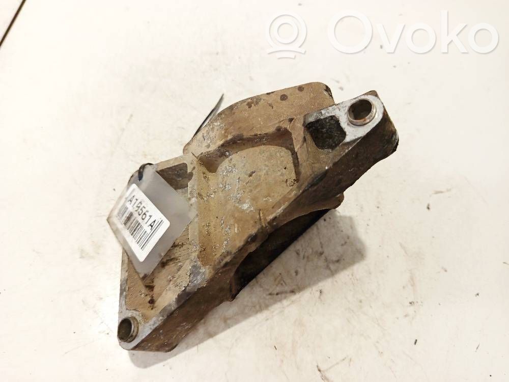 Opel Zafira B Engine mounting bracket 