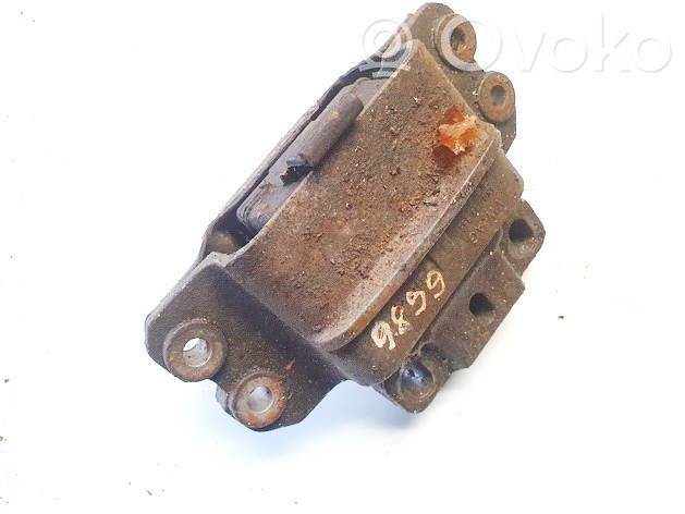 Volkswagen Golf V Supporto di montaggio del motore 