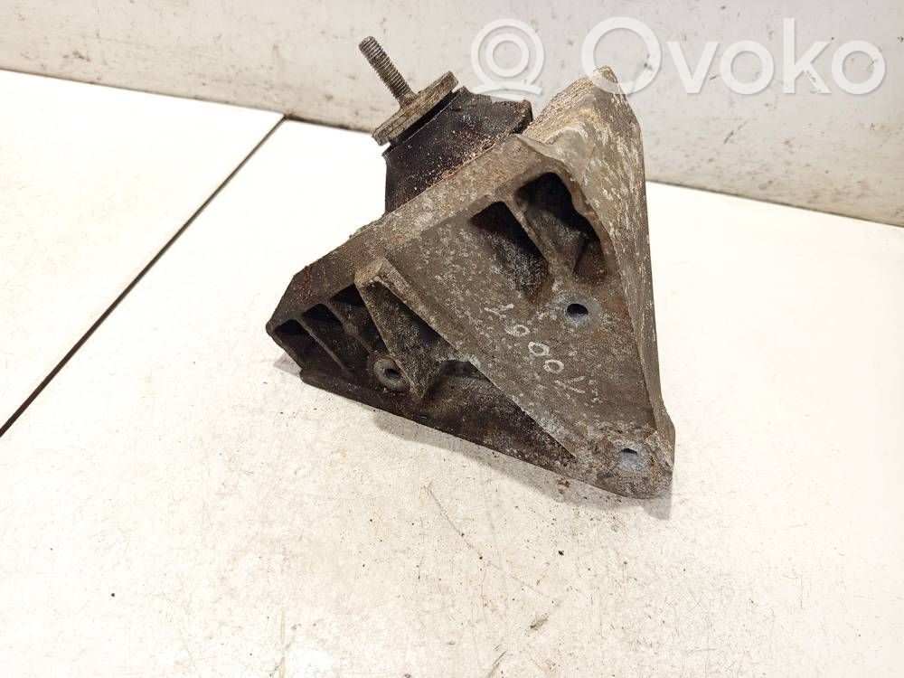Audi 100 S4 C4 Engine mount bracket 