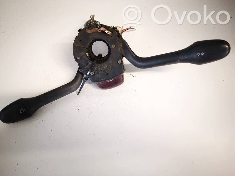 Volkswagen Golf III Leva/interruttore dell’indicatore di direzione e tergicristallo 