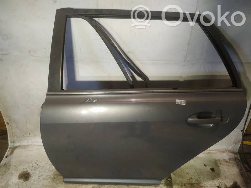 Toyota Avensis T250 Rear door
