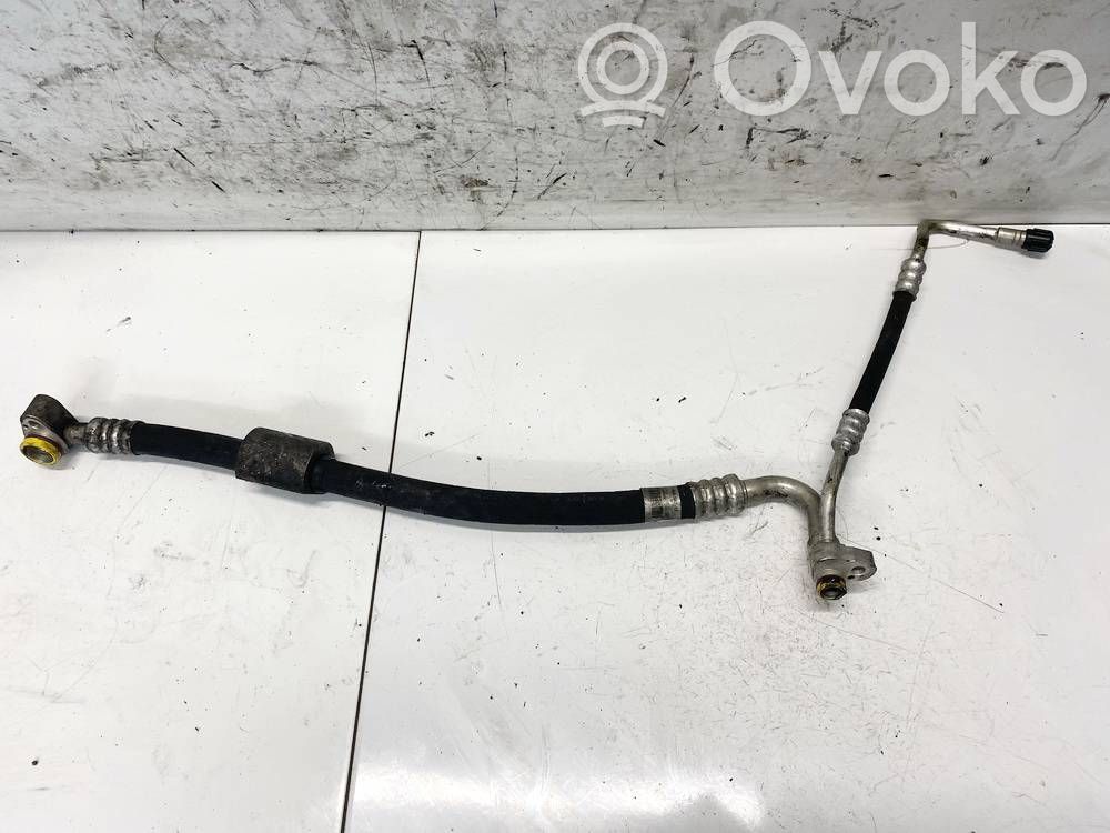 BMW 3 E90 E91 Ilmastointilaitteen putki (A/C) 