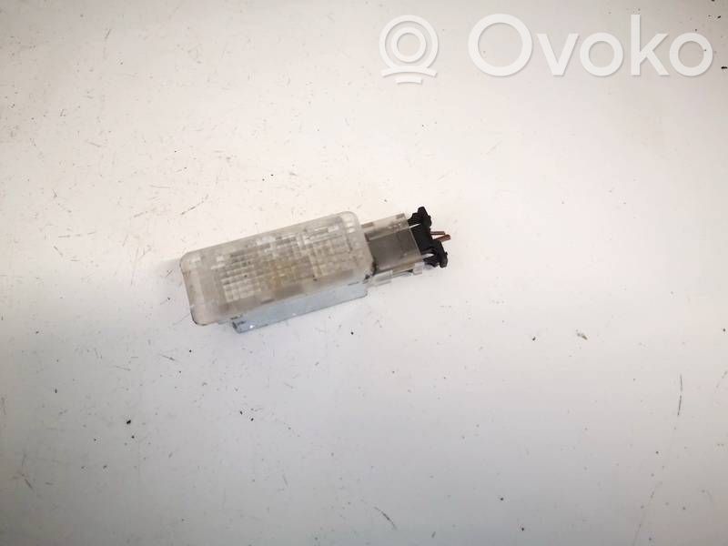 Volkswagen PASSAT B6 Altre luci abitacolo 