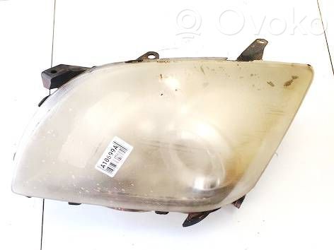 Toyota Avensis T250 Faro/fanale