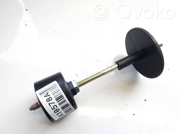 Alfa Romeo 159 Bullone fissaggio ruota di scorta 