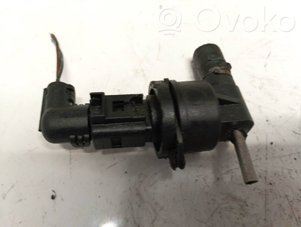 Sensor de temperatura del combustible   038906081B,038906081B