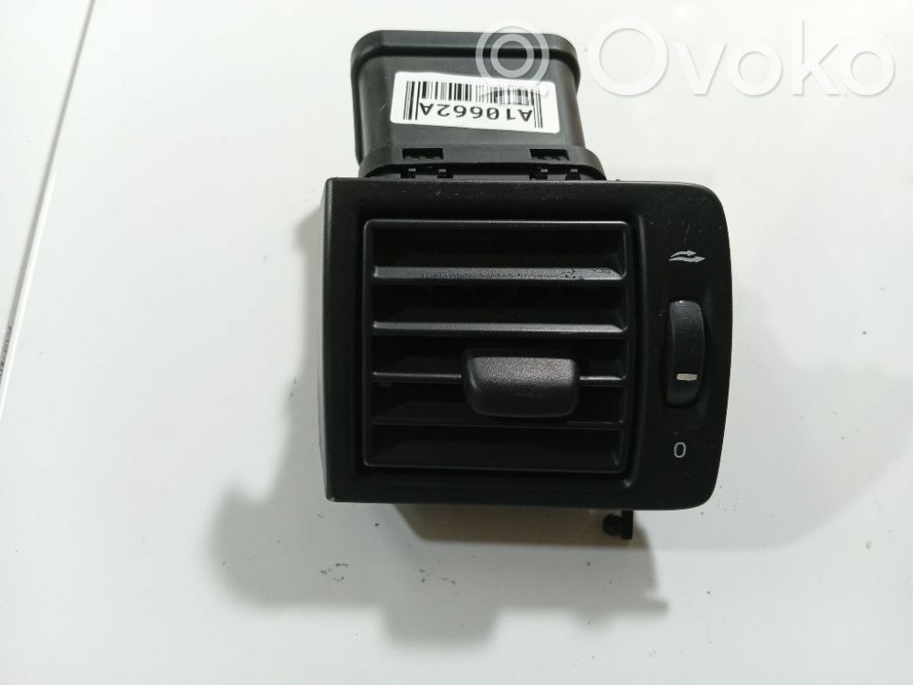 Rejilla de ventilación central del panel   30715098,30715098,30715098