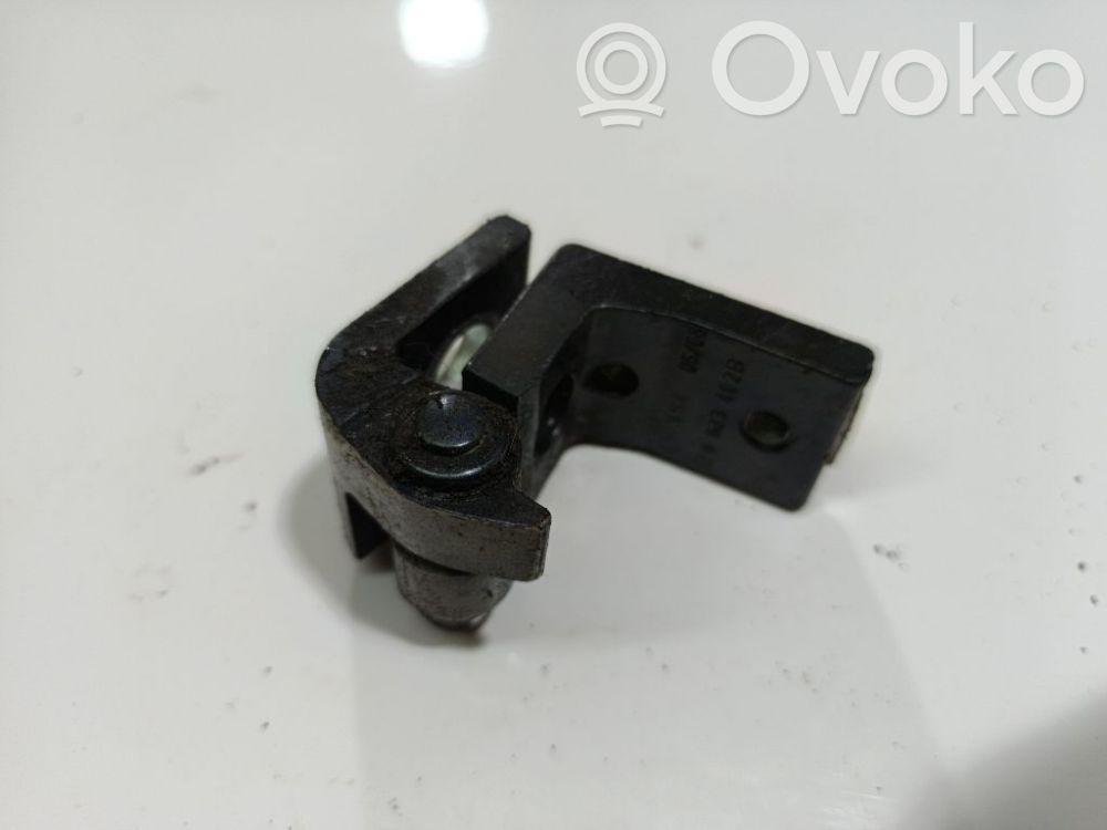 Skoda Octavia Mk2 (1Z) Cerniera inferiore della portiera posteriore