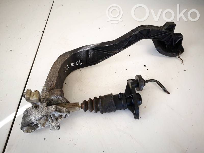 Volkswagen PASSAT B5 Pompa della frizione