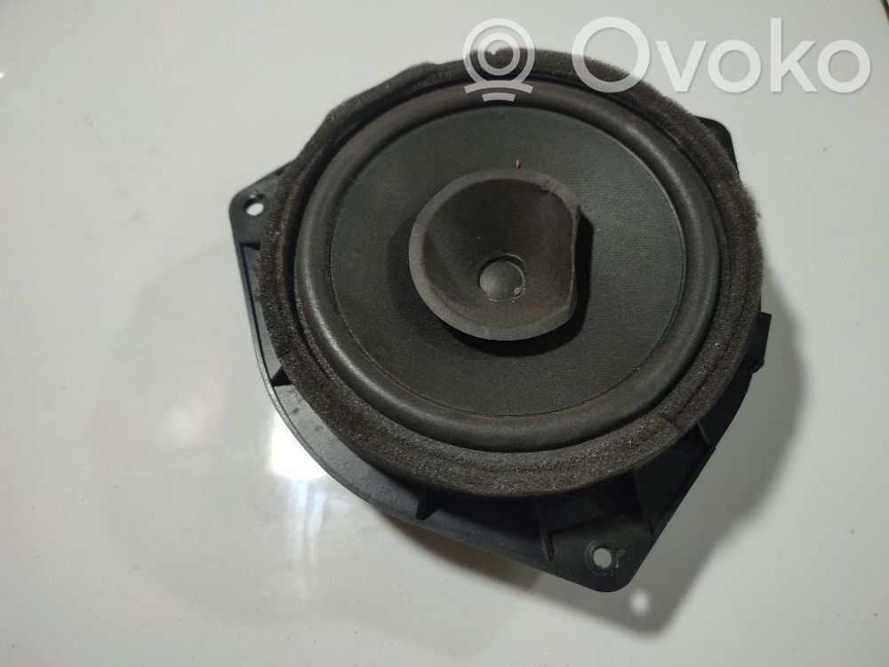 Toyota Avensis T250 Haut-parleur de porte avant