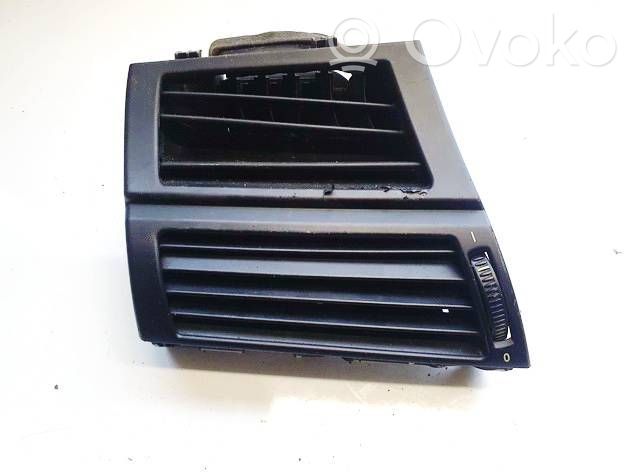 Grille d'aération centrale   716180304,716180304,011778402,716180304,716180304